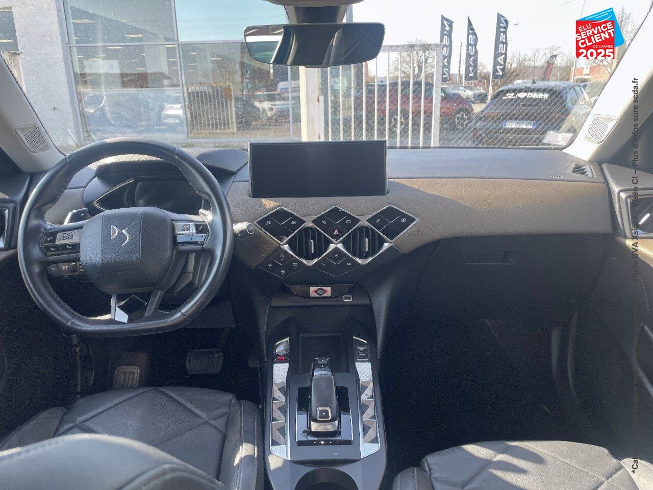 Véhicule d'occasion DS DS 3 CROSSBACK PURETECH 130CH SO CHIC AUTOMATIQUE SIEGES CUIR GPS CAMERA chez Opel Verdun