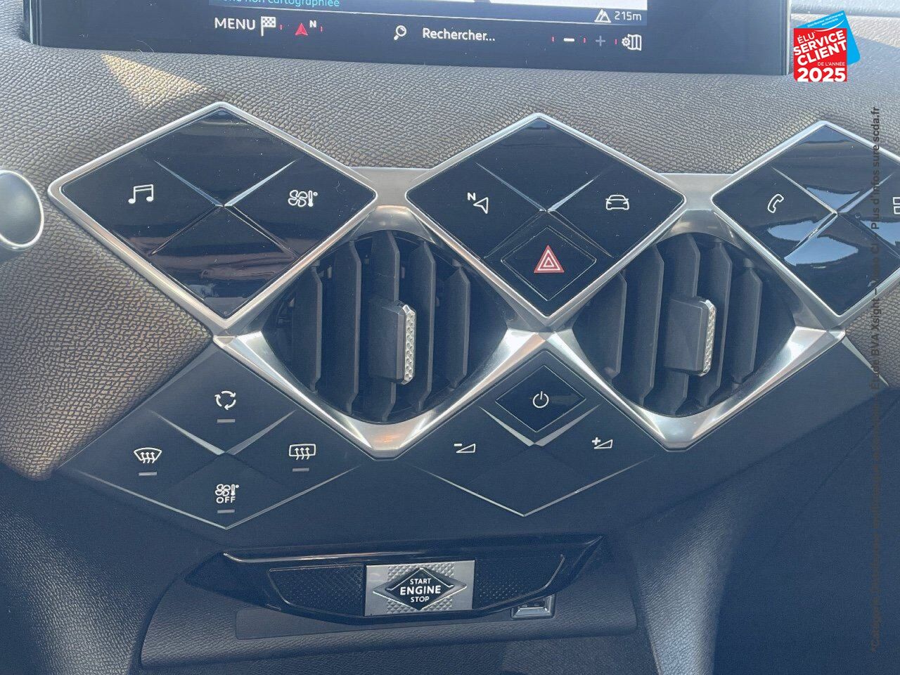 Véhicule d'occasion DS DS 3 CROSSBACK PURETECH 130CH SO CHIC AUTOMATIQUE SIEGES CUIR GPS CAMERA chez Opel Verdun