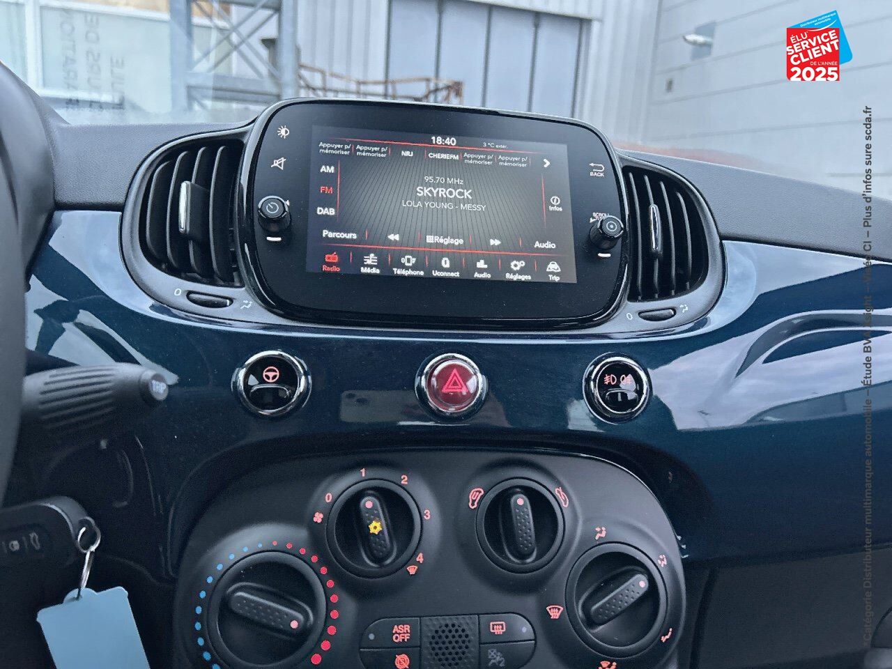 Véhicule d'occasion FIAT 500C 1.0 70CH BSG SS PACK CONFORT chez Opel Bar le Duc