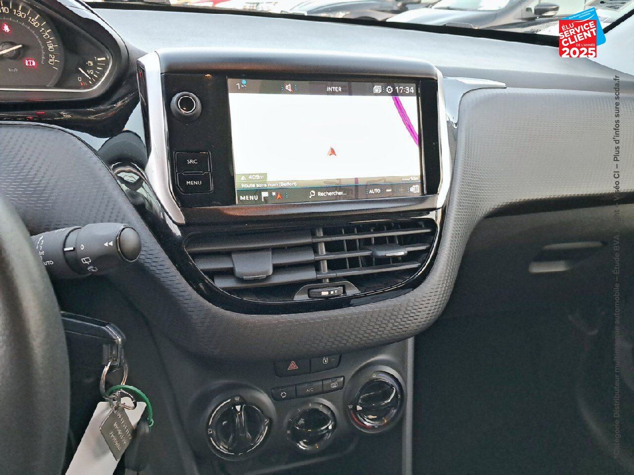 Véhicule d'occasion PEUGEOT 208 1.2 PURETECH 82CH STYLE 5P chez Toyota Saint Dizier