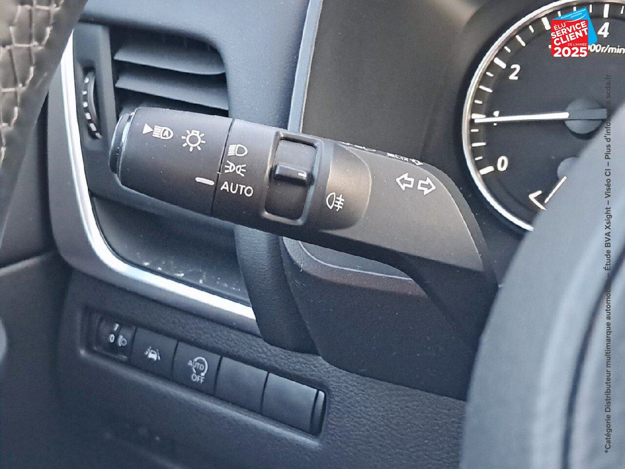 Véhicule d'occasion NISSAN QASHQAI 1.3 MILD HYBRID 140CH BUSINESS EDITION 2022 chez Toyota Metz