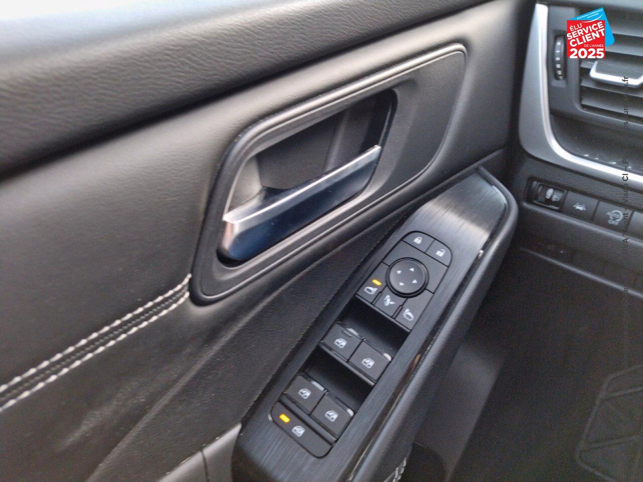 Véhicule d'occasion NISSAN QASHQAI 1.3 MILD HYBRID 140CH BUSINESS EDITION 2022 chez Nissan Qashqai occasion