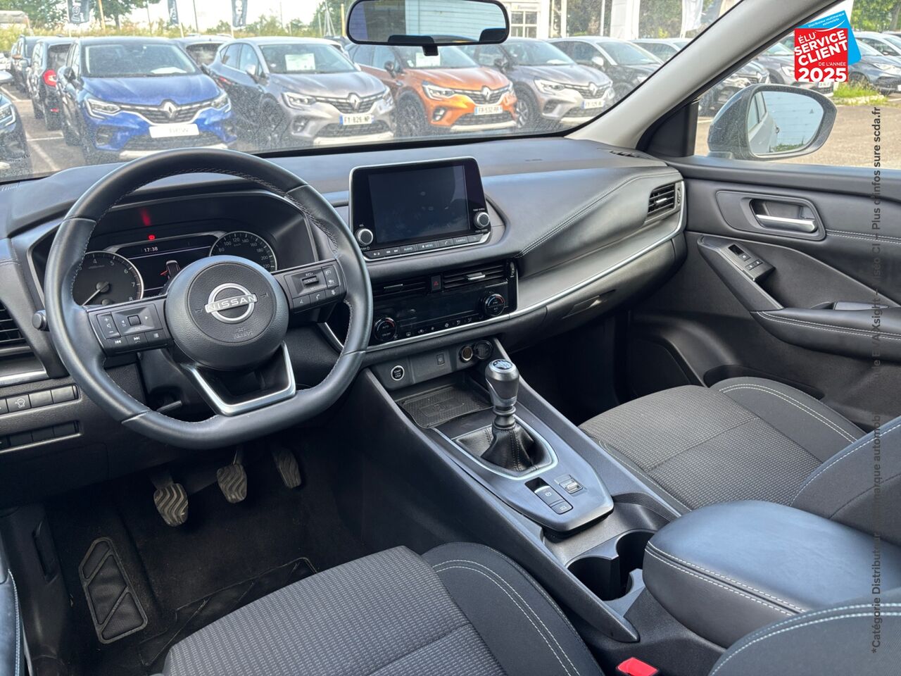 Véhicule d'occasion NISSAN QASHQAI 1.3 MILD HYBRID 140CH BUSINESS EDITION 2022 CAMERA chez Renault Saint-Louis