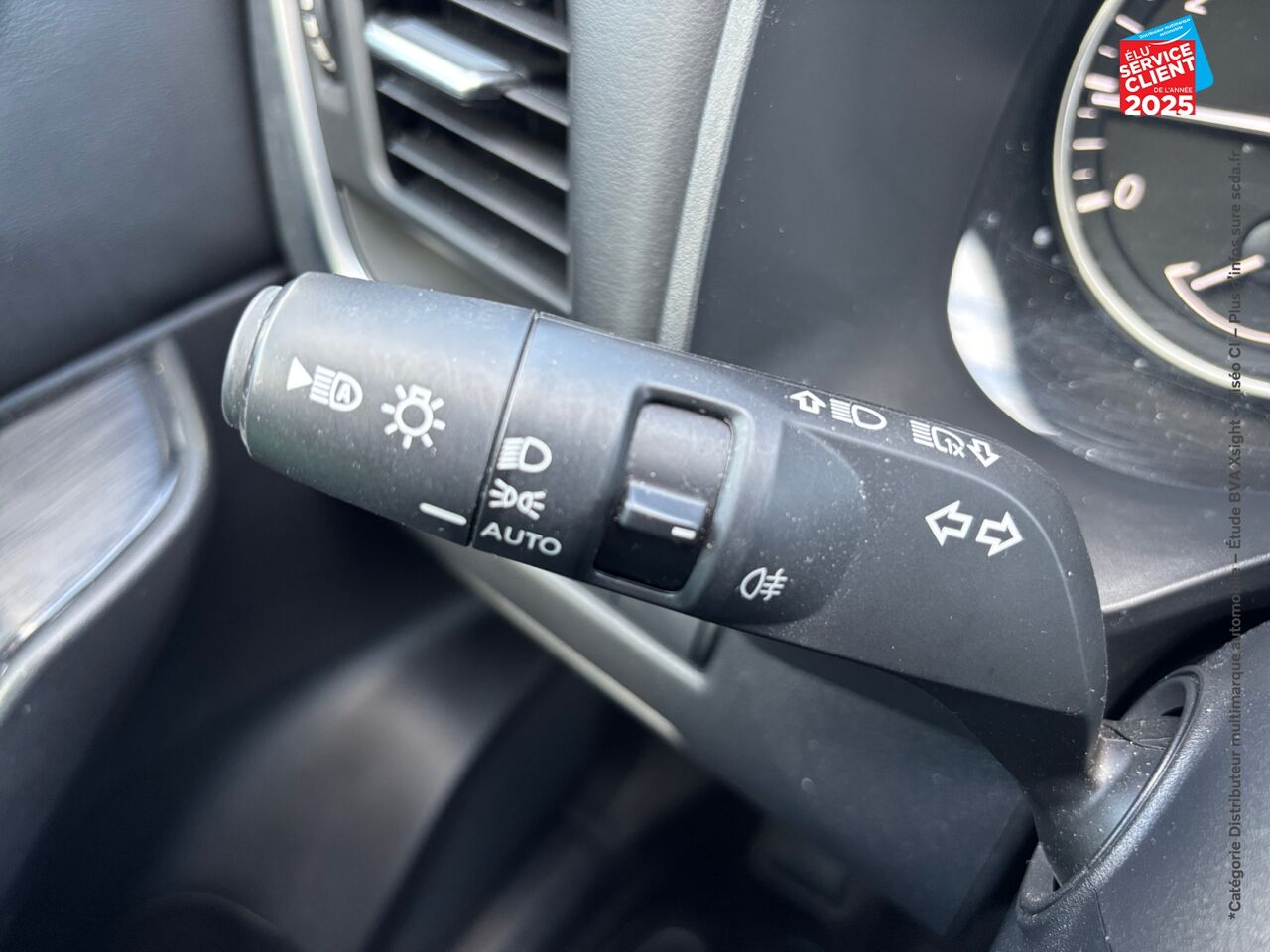 Véhicule d'occasion NISSAN QASHQAI 1.3 MILD HYBRID 140CH BUSINESS EDITION 2022 CAMERA chez Renault Saint-Louis