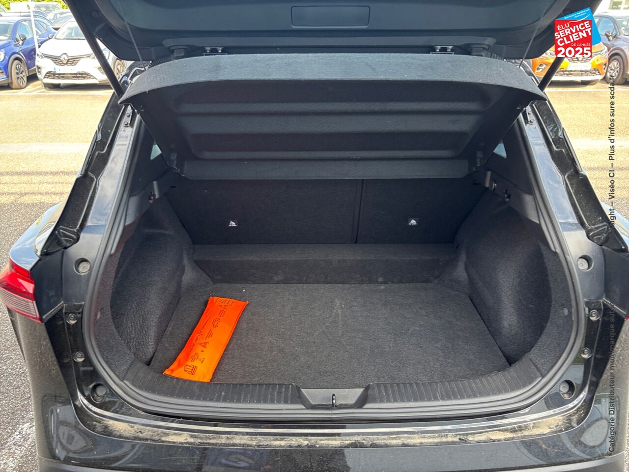 Véhicule d'occasion NISSAN QASHQAI 1.3 MILD HYBRID 140CH BUSINESS EDITION 2022 CAMERA chez Renault Saint-Louis