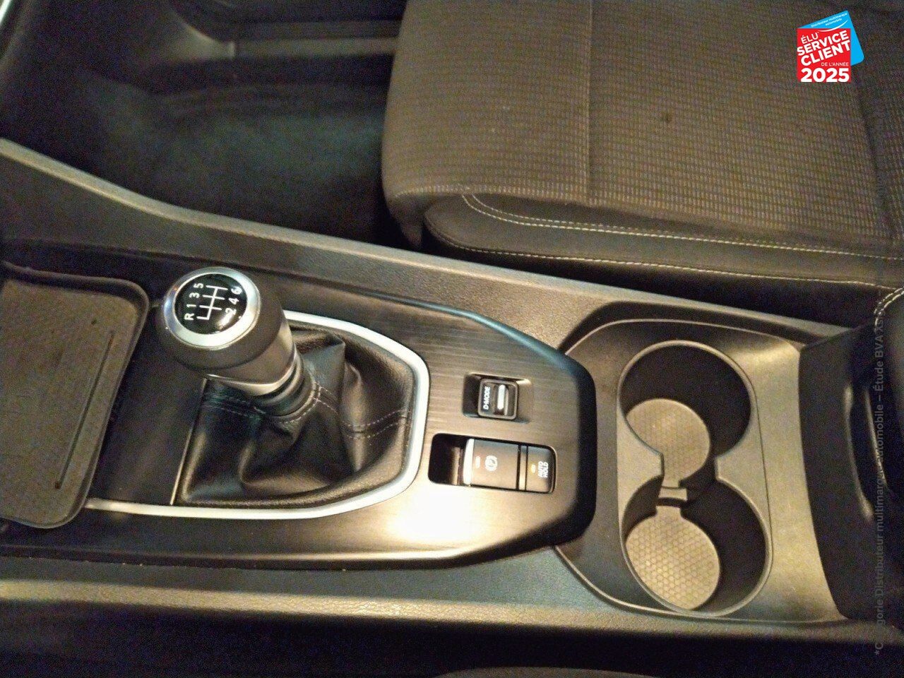 Véhicule d'occasion NISSAN QASHQAI 1.3 MILD HYBRID 140CH BUSINESS EDITION 2022 CAMERA chez Renault Colmar