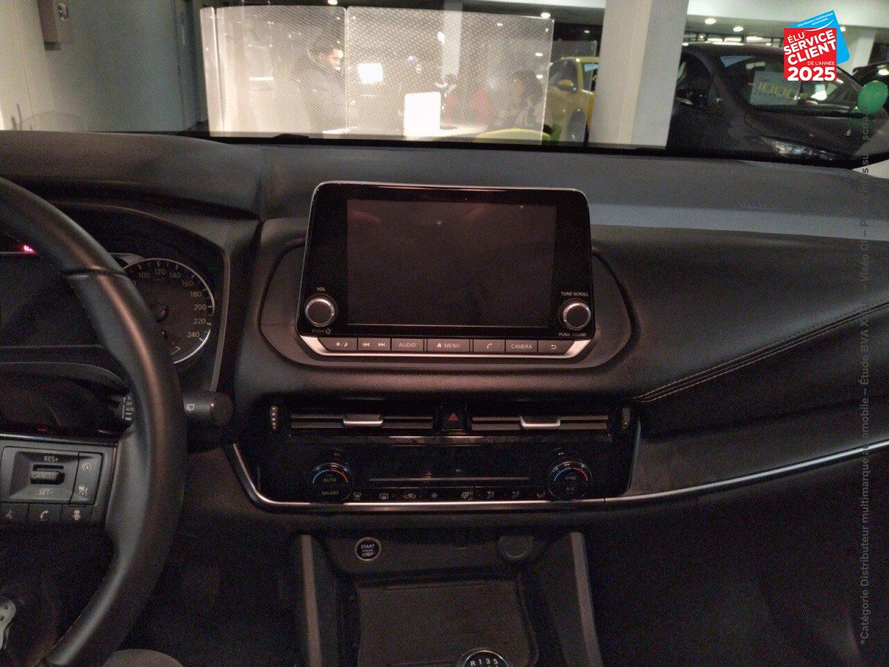Véhicule d'occasion NISSAN QASHQAI 1.3 MILD HYBRID 140CH BUSINESS EDITION 2022 CAMERA chez Renault Colmar