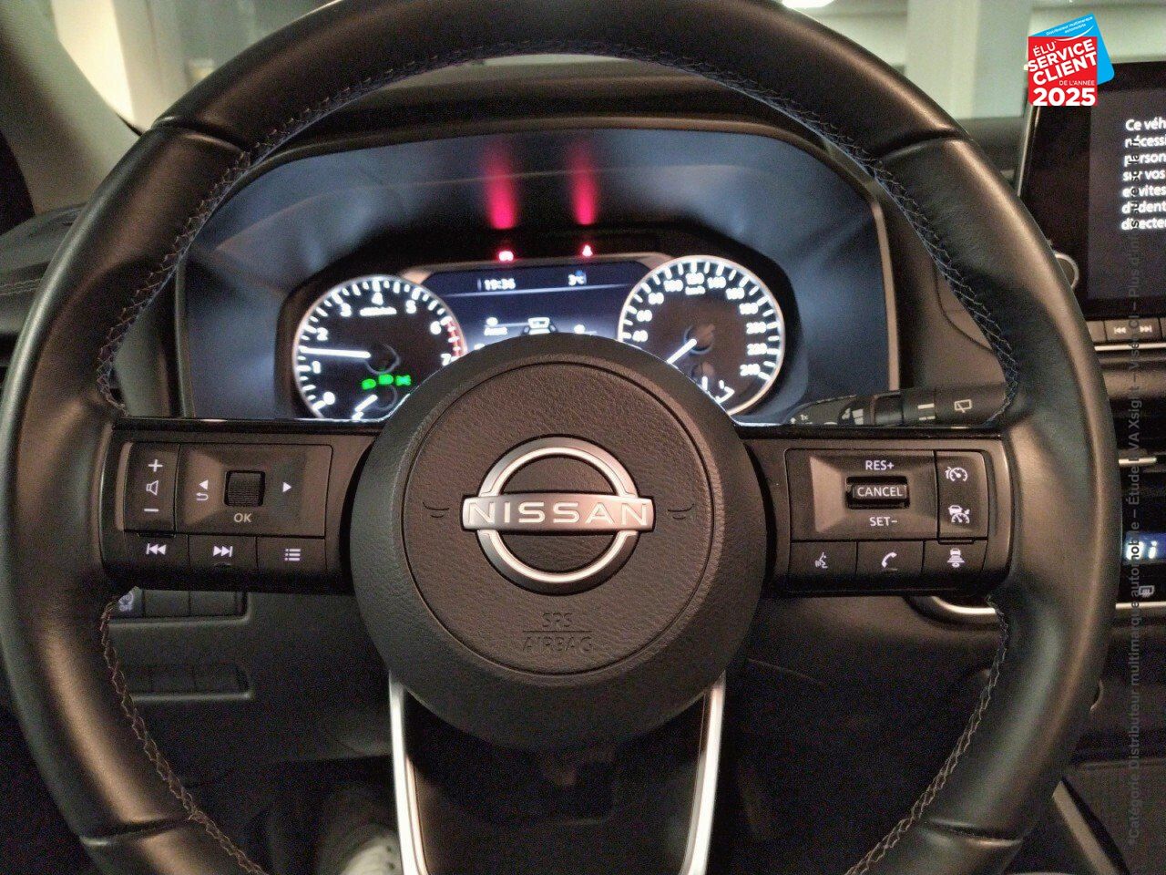 Véhicule d'occasion NISSAN QASHQAI 1.3 MILD HYBRID 140CH BUSINESS EDITION 2022 CAMERA chez Renault Colmar