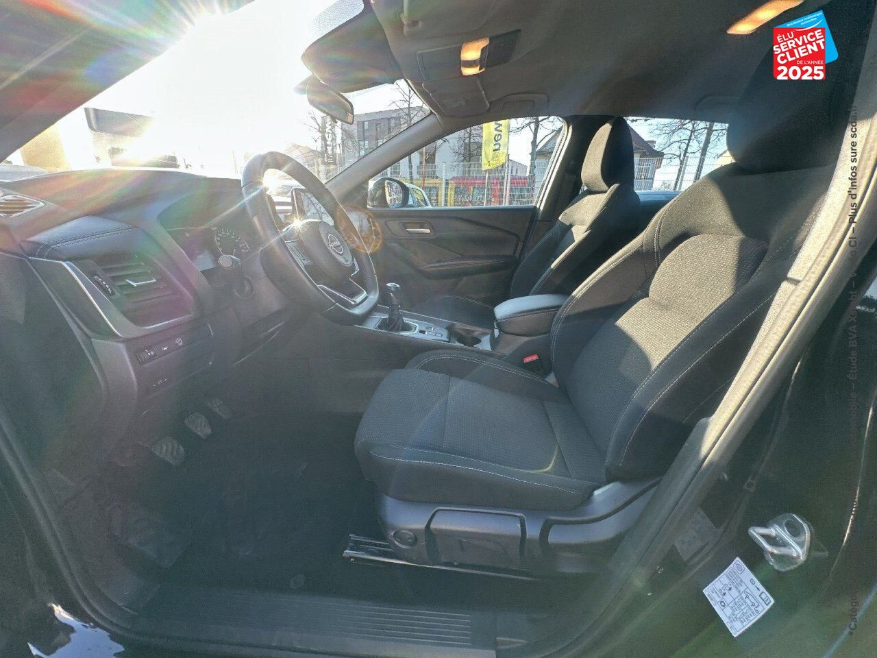 Véhicule d'occasion NISSAN QASHQAI 1.3 MILD HYBRID 140CH BUSINESS EDITION 2022 chez Peugeot Sedan