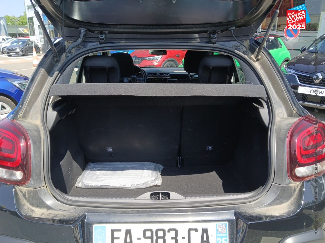 Véhicule d'occasion CITROEN C3 PURETECH 110CH SHINE SS E6.D-TEMP chez Renault Colmar