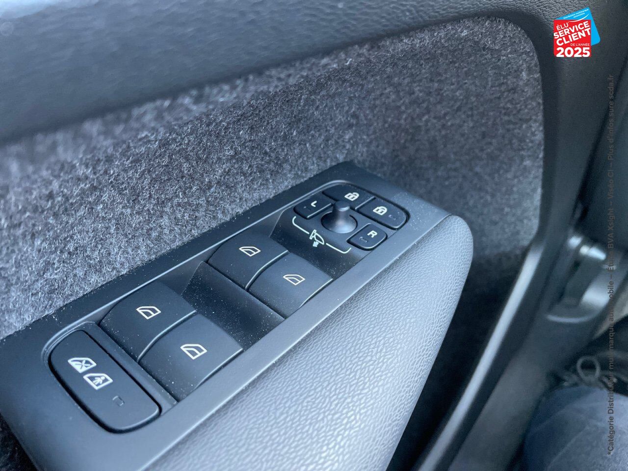 Véhicule d'occasion VOLVO XC40 RECHARGE 238CH ESSENTIAL chez BMW Besançon