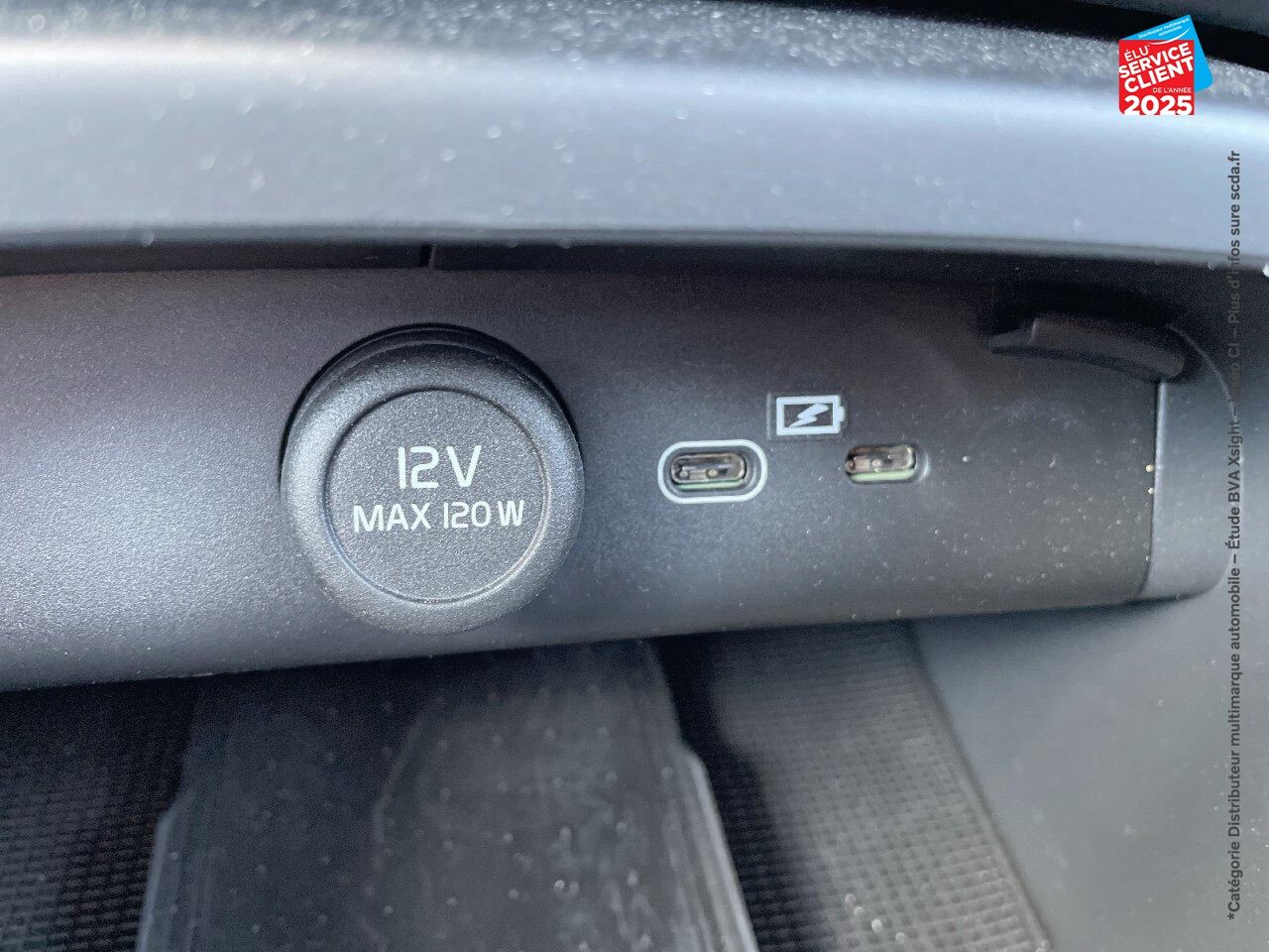 Véhicule d'occasion VOLVO XC40 RECHARGE 238CH ESSENTIAL chez BMW Besançon