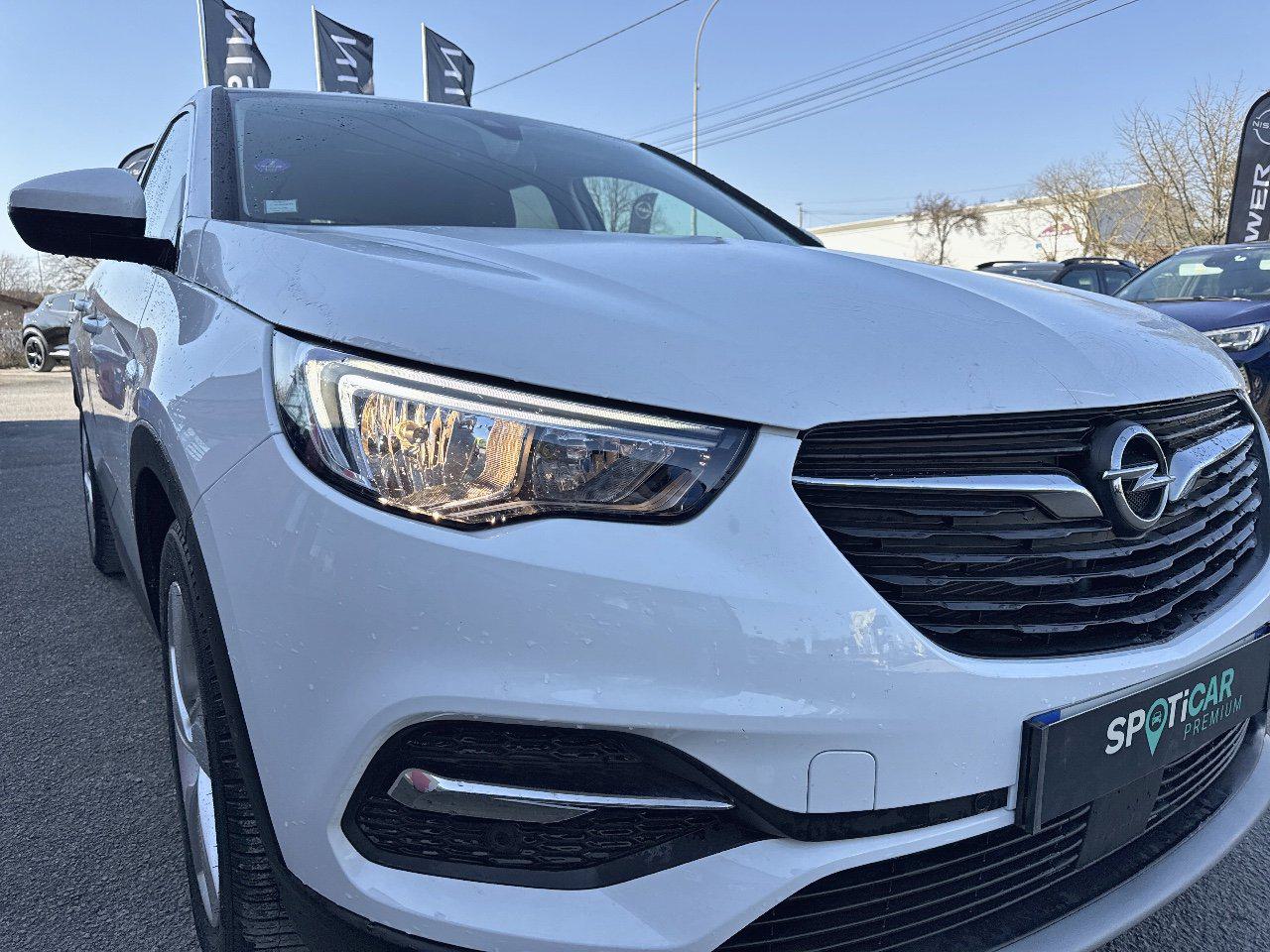 Véhicule d'occasion OPEL GRANDLAND X 1.2 TURBO 130CH INNOVATION chez Renault Saint-Louis