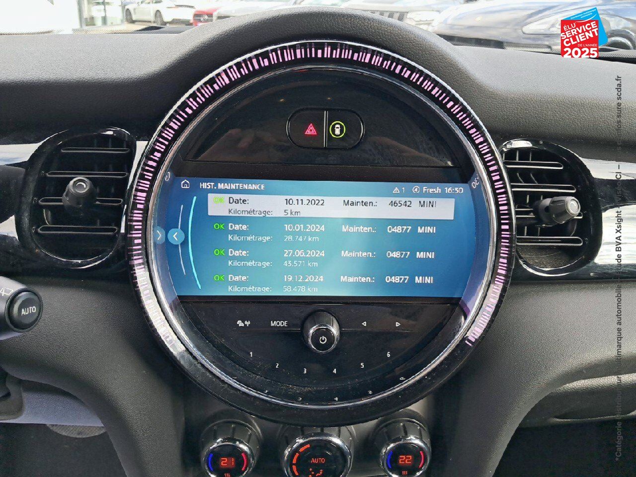 Véhicule d'occasion MINI MINI 5 PORTES COOPER 136CH EDITION PREMIUM BVA7 SIEGES CHAUF/CUIR GPS CAMERA CARPLAY chez Renault Saint-Louis