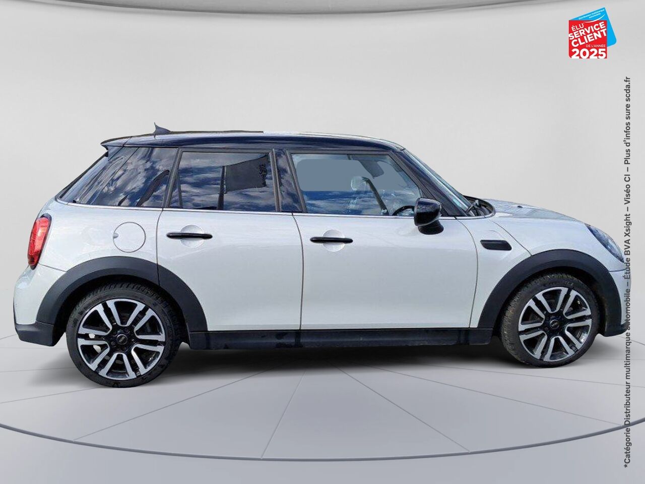 Véhicule d'occasion MINI MINI 5 PORTES COOPER 136CH EDITION PREMIUM BVA7 SIEGES CHAUF/CUIR GPS CAMERA CARPLAY chez Renault Saint-Louis