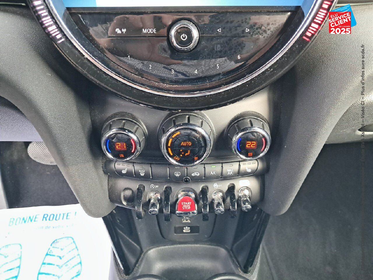 Véhicule d'occasion MINI MINI 5 PORTES COOPER 136CH EDITION PREMIUM BVA7 SIEGES CHAUF/CUIR GPS CAMERA CARPLAY chez Renault Saint-Louis