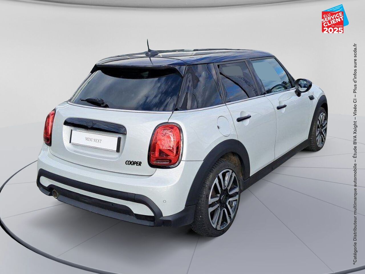 Véhicule d'occasion MINI MINI 5 PORTES COOPER 136CH EDITION PREMIUM BVA7 SIEGES CHAUF/CUIR GPS CAMERA CARPLAY chez Renault Saint-Louis