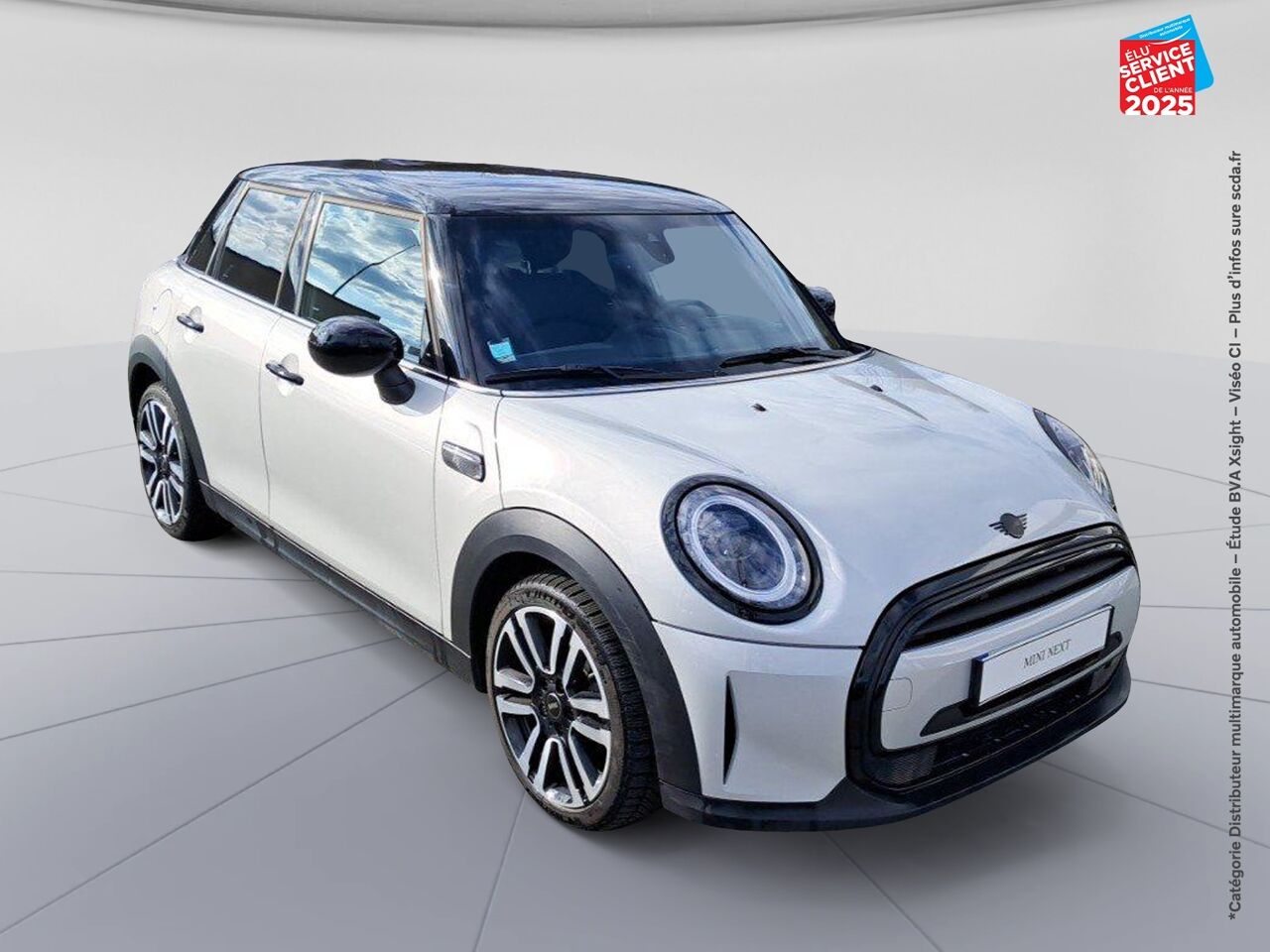 Véhicule d'occasion MINI MINI 5 PORTES COOPER 136CH EDITION PREMIUM BVA7 SIEGES CHAUF/CUIR GPS CAMERA CARPLAY chez Renault Saint-Louis