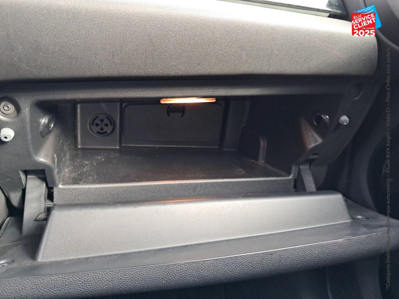 Véhicule d'occasion MINI MINI 5 PORTES COOPER 136CH EDITION PREMIUM BVA7 SIEGES CHAUF/CUIR GPS CAMERA CARPLAY chez Renault Saint-Louis