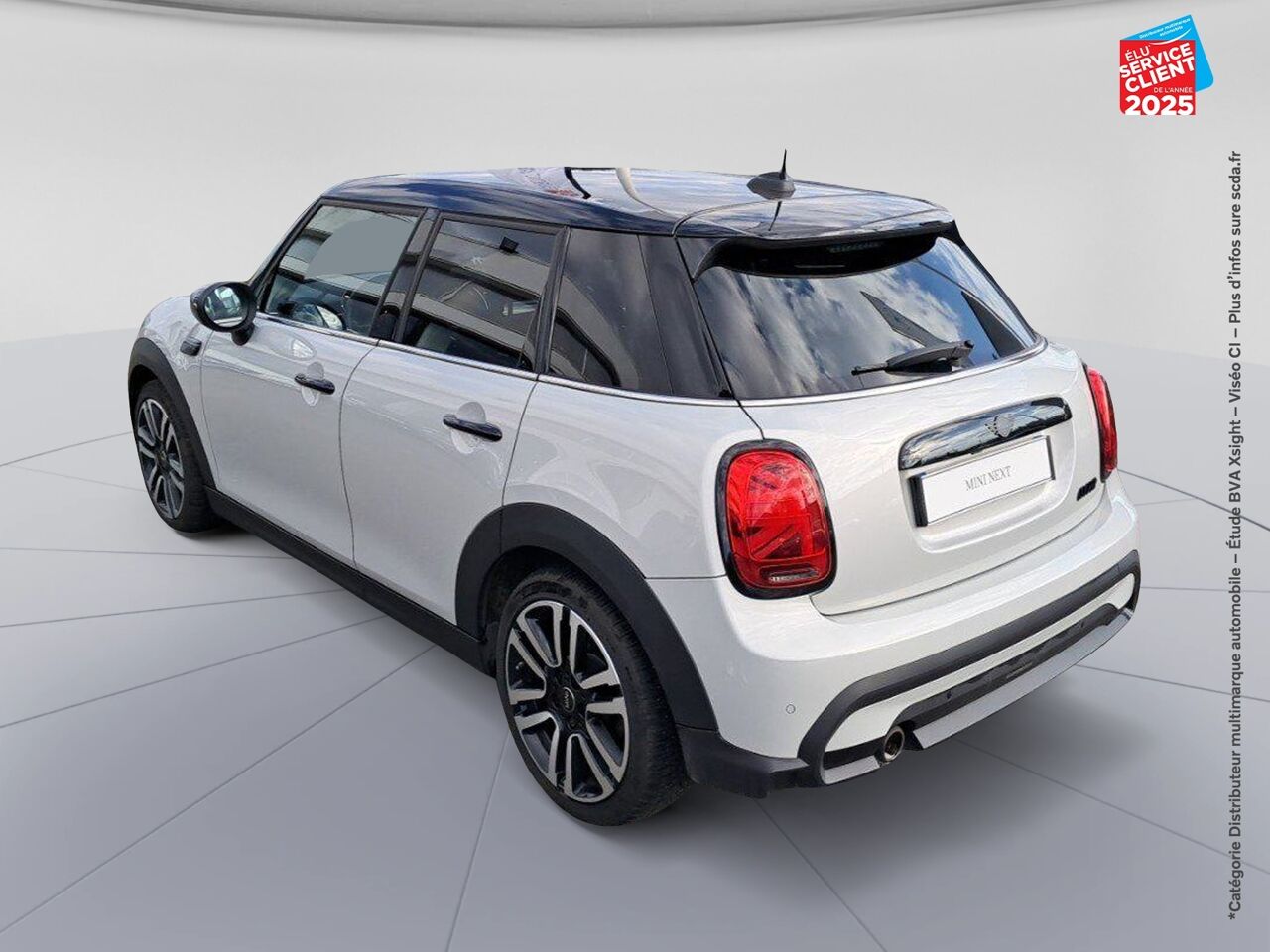 Véhicule d'occasion MINI MINI 5 PORTES COOPER 136CH EDITION PREMIUM BVA7 SIEGES CHAUF/CUIR GPS CAMERA CARPLAY chez Renault Saint-Louis