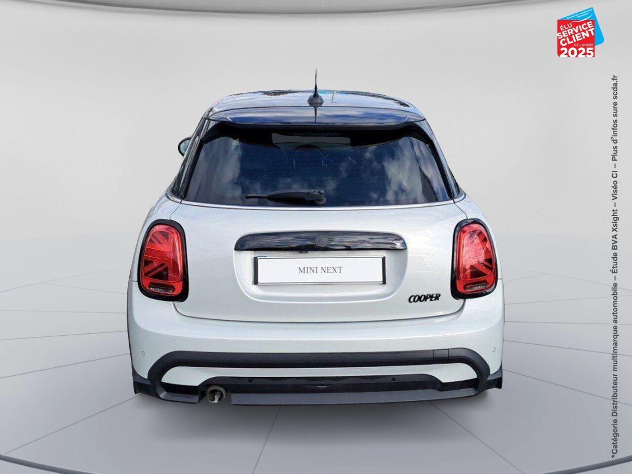 Véhicule d'occasion MINI MINI 5 PORTES COOPER 136CH EDITION PREMIUM BVA7 SIEGES CHAUF/CUIR GPS CAMERA CARPLAY chez Renault Saint-Louis