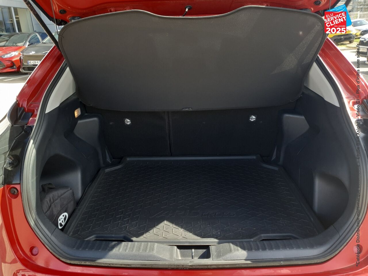 Véhicule d'occasion TOYOTA YARIS CROSS 116H DYNAMIC MY22 CAMERA chez Toyota Besançon