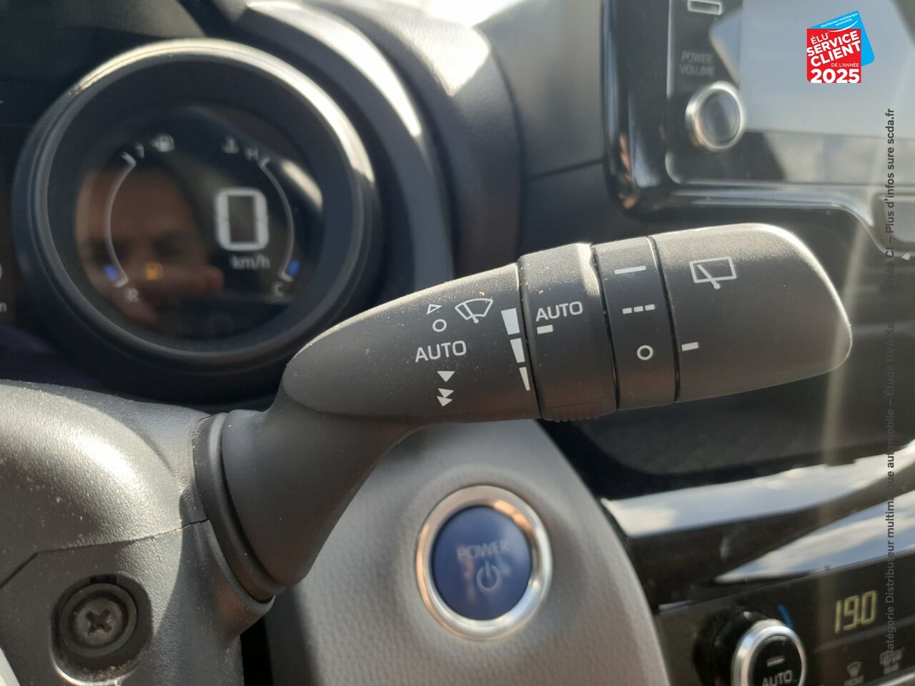 Véhicule d'occasion TOYOTA YARIS CROSS 116H DYNAMIC MY22 CAMERA chez Toyota Besançon