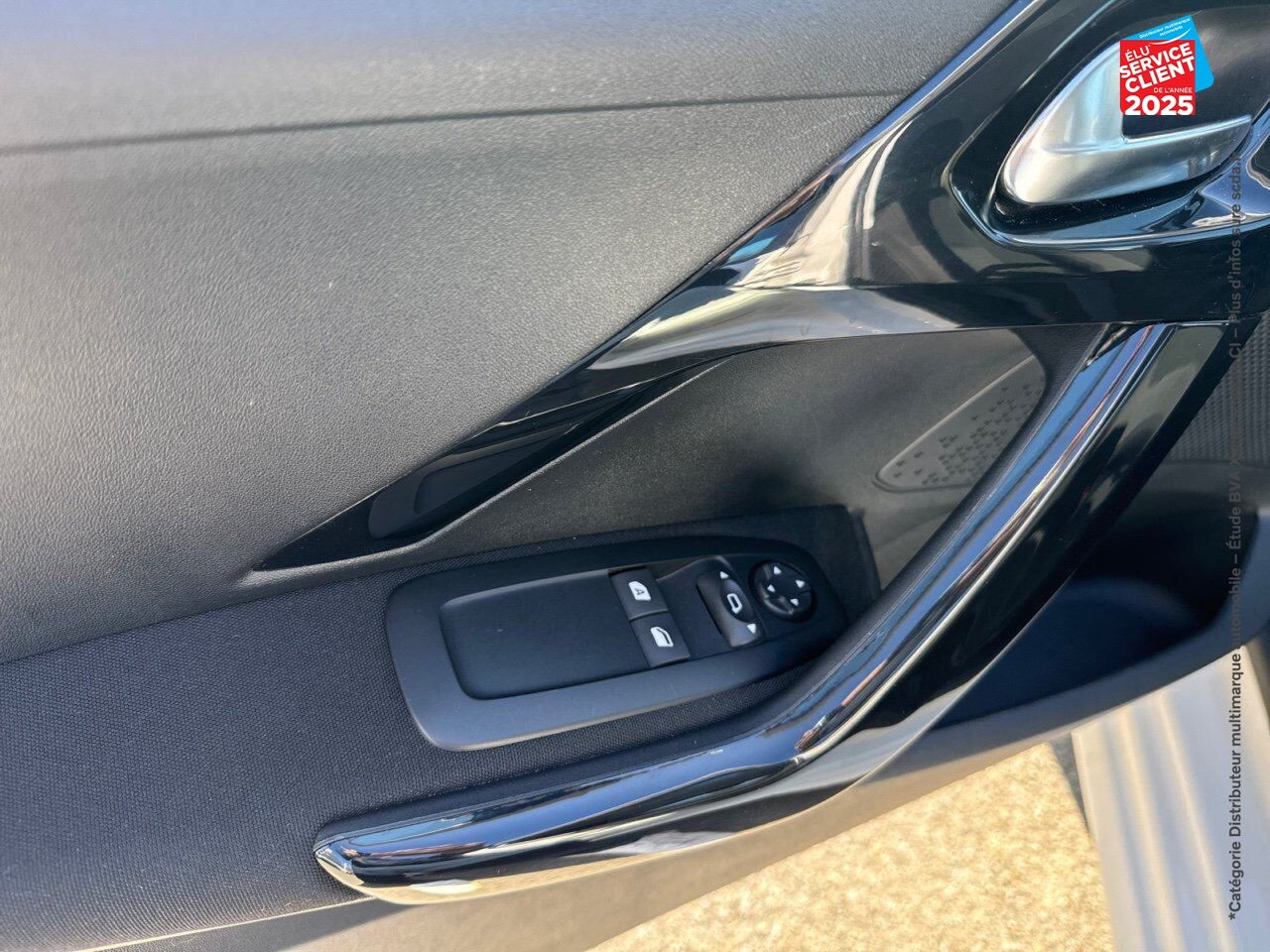 Véhicule d'occasion PEUGEOT 208 AFFAIRE 1.6 BLUEHDI 100CH SS PREMIUM PACK EURO6C chez Renault Saint-Louis