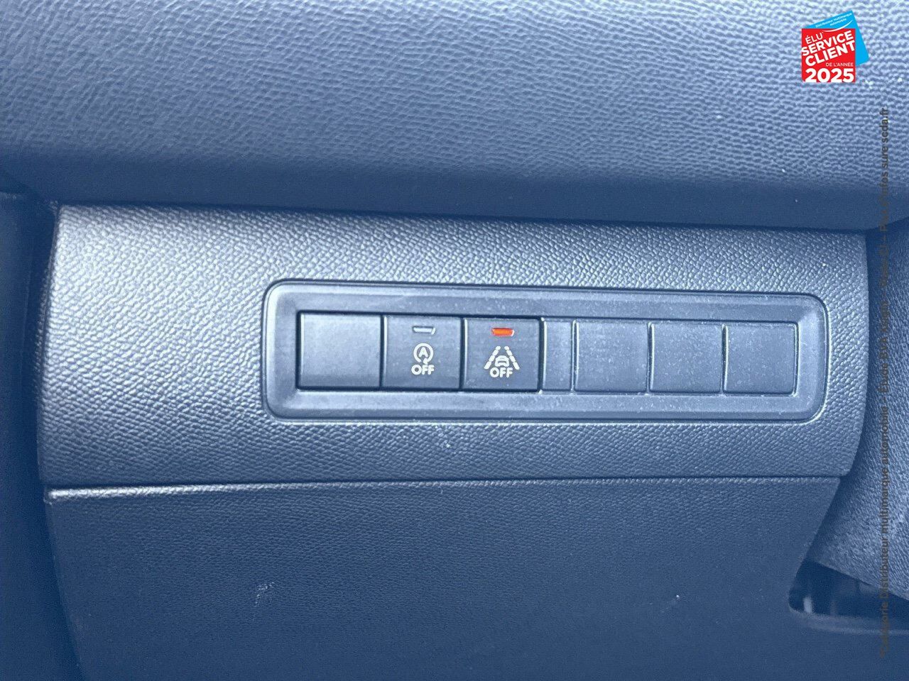Véhicule d'occasion PEUGEOT 308 1.2 PURETECH 130CH E6.3 S/S ALLURE GPS CAMERA CARPLAY chez Fiat Besançon