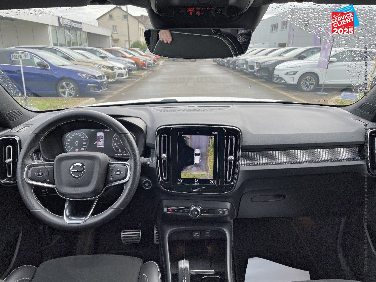 Véhicule d'occasion VOLVO XC40 T3 163CH R-DESIGN GEARTRONIC 8 chez Volvo Epernay