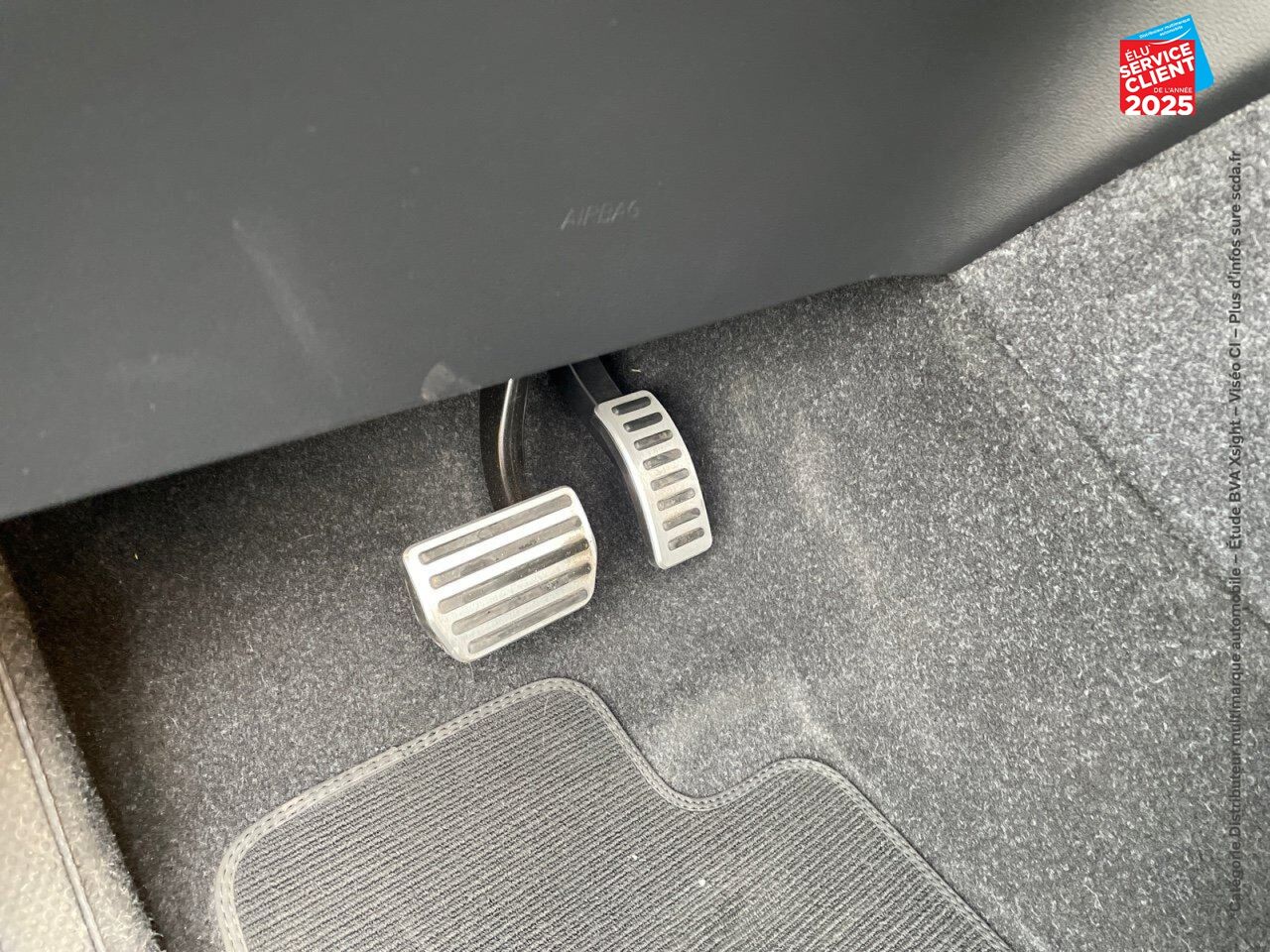 Véhicule d'occasion VOLVO XC40 T3 163CH R-DESIGN GEARTRONIC 8 chez Volvo Epernay