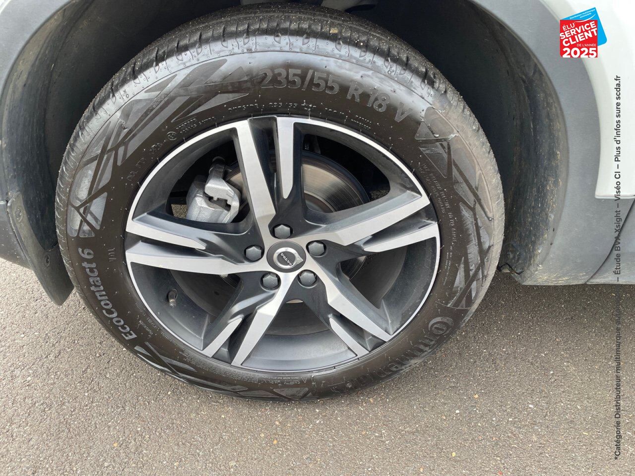 Véhicule d'occasion VOLVO XC40 T3 163CH R-DESIGN GEARTRONIC 8 chez Volvo Epernay