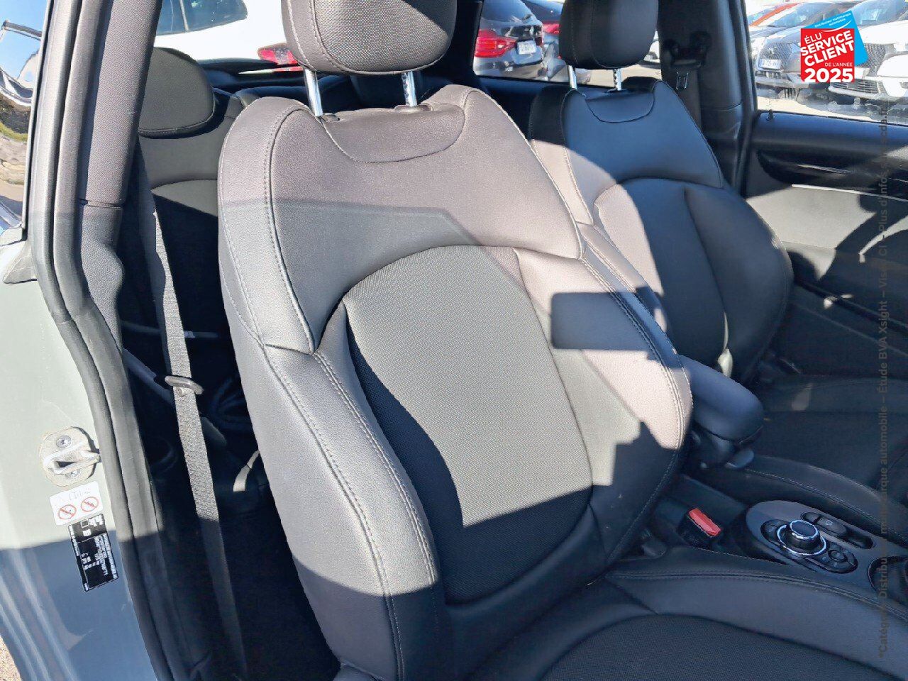 Véhicule d'occasion MINI MINI COOPER SE 184CH EDITION PREMIUM BVA 5CV SIEGES CHAUF GPS CAMERA chez BMW Pontarlier