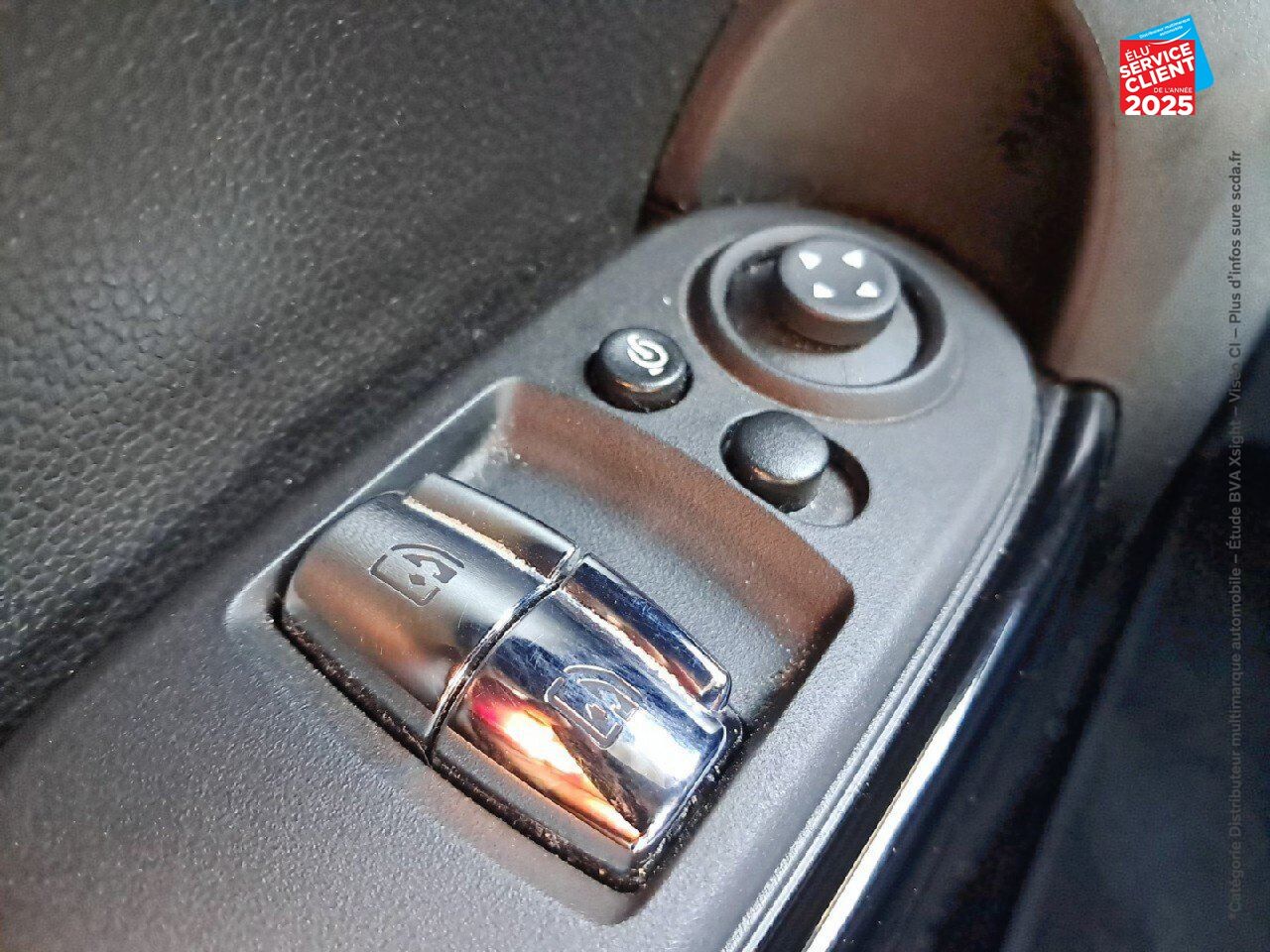 Véhicule d'occasion MINI MINI COOPER SE 184CH EDITION PREMIUM BVA 5CV SIEGES CHAUF GPS CAMERA chez BMW Pontarlier