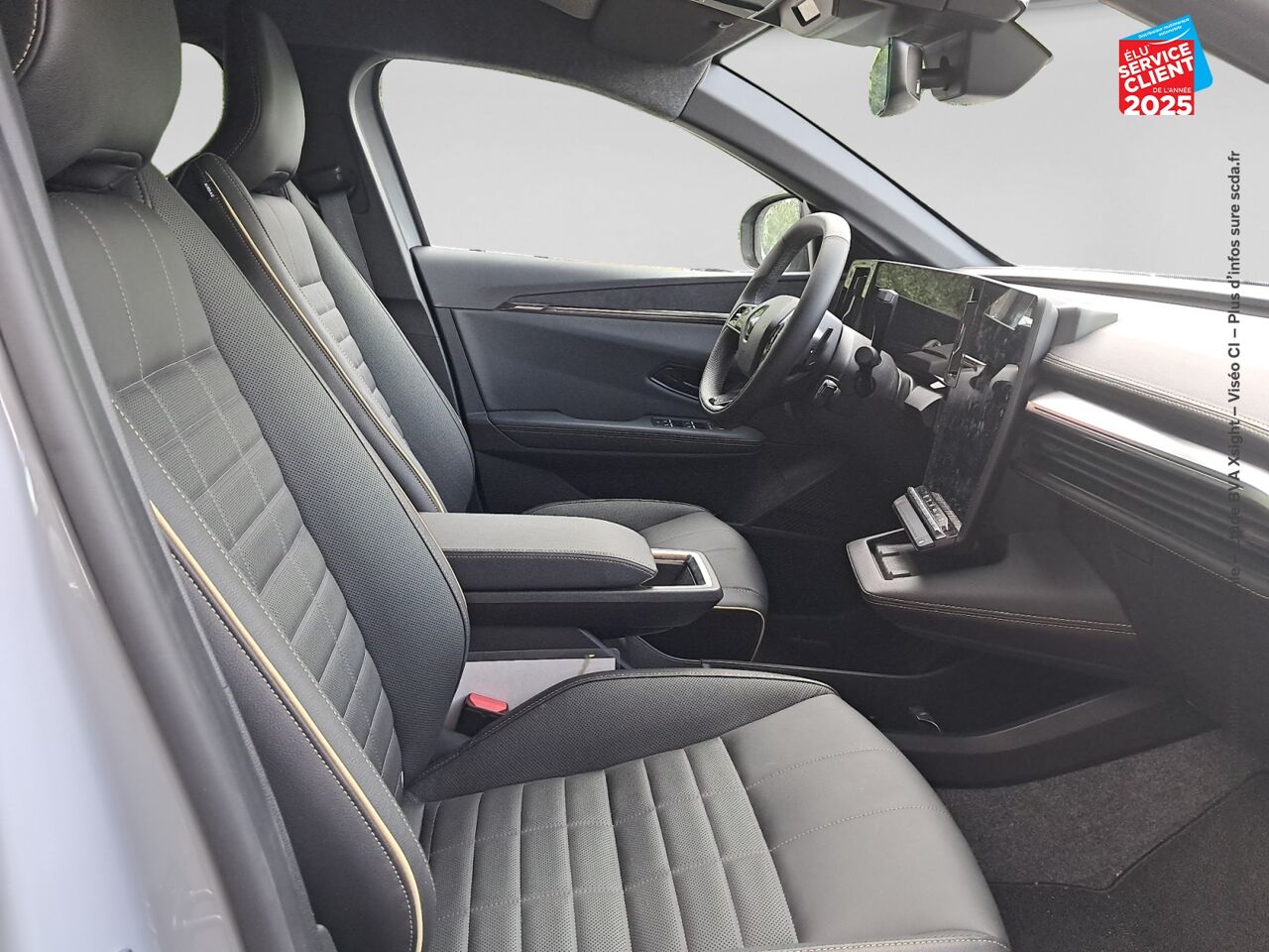 Véhicule d'occasion RENAULT MEGANE E-TECH ELECTRIC 220CH ICONIC AUTONOMIE CONFORT -24 chez Renault Colmar