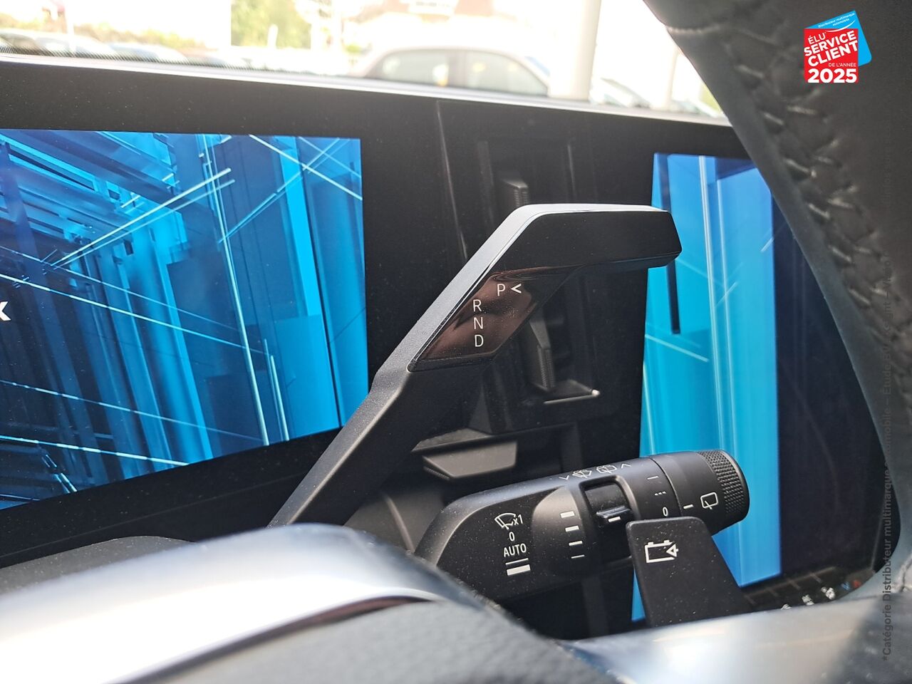 Véhicule d'occasion RENAULT MEGANE E-TECH ELECTRIC 220CH ICONIC AUTONOMIE CONFORT -24 chez Renault Colmar