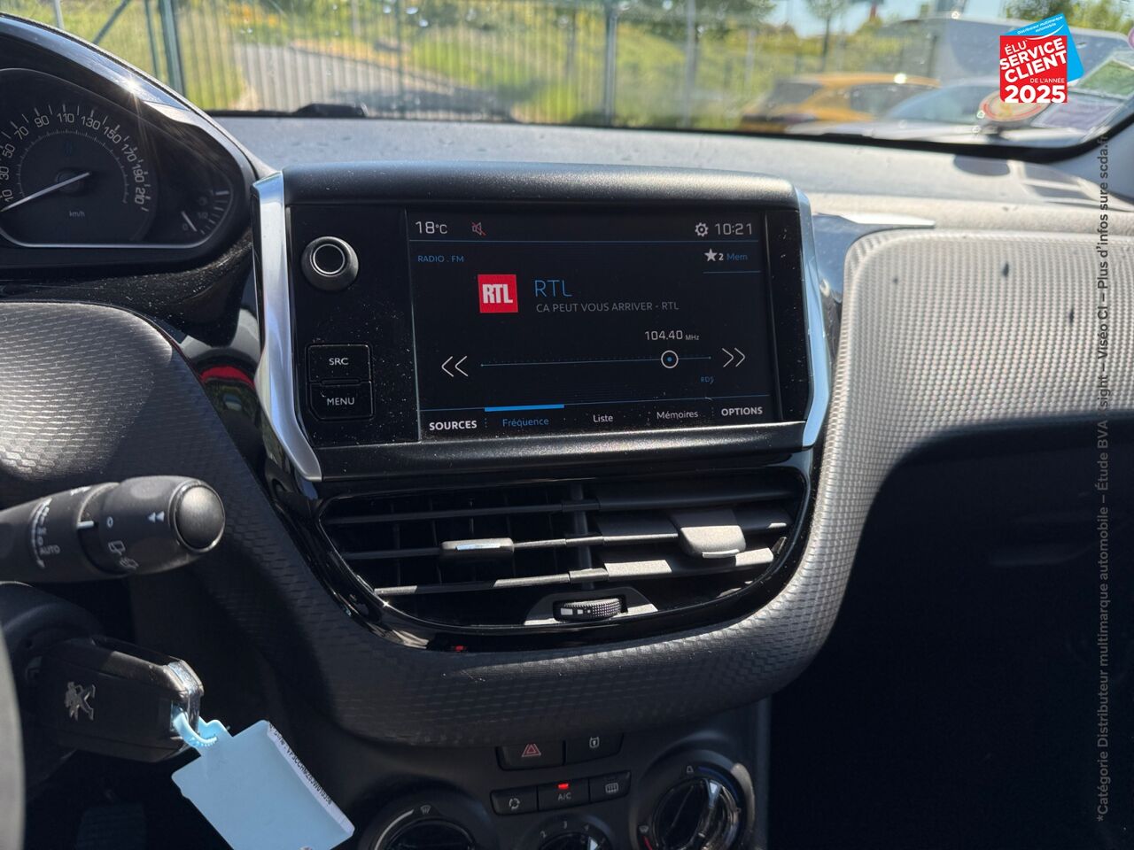 Véhicule d'occasion PEUGEOT 208 1.2 PURETECH 82CH STYLE 5P chez Renault Saint-Louis