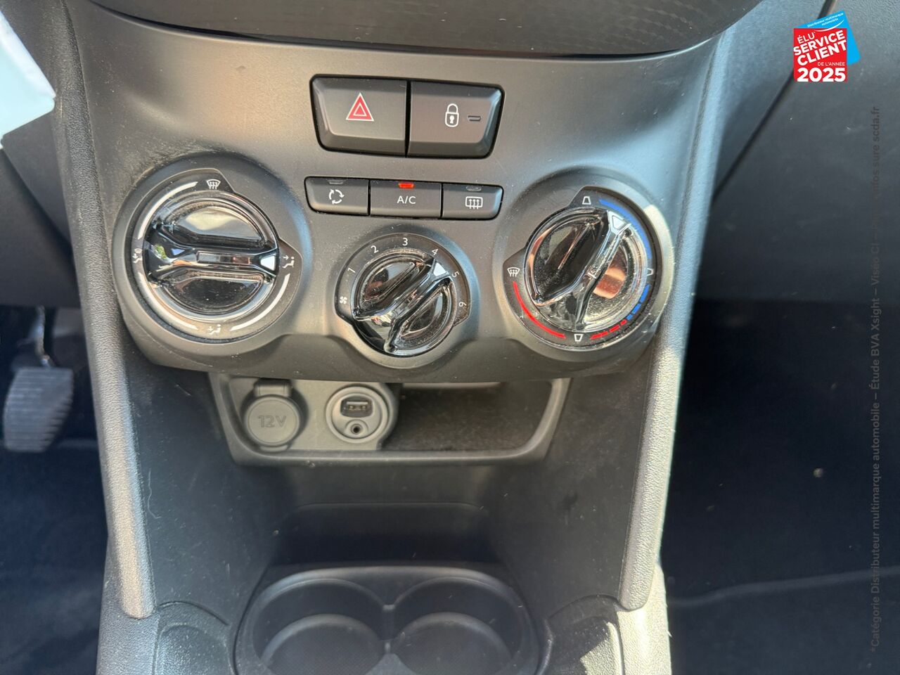 Véhicule d'occasion PEUGEOT 208 1.2 PURETECH 82CH STYLE 5P chez Renault Saint-Louis