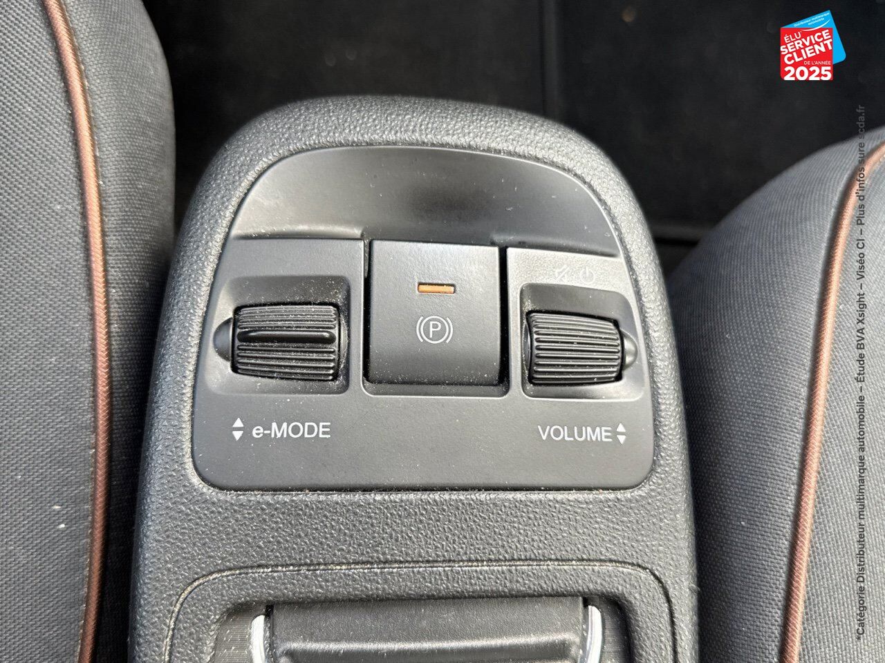 Véhicule d'occasion FIAT 500 3+1 E 118CH ICONE PLUS PACK MAGIC EYE chez Dacia Belfort