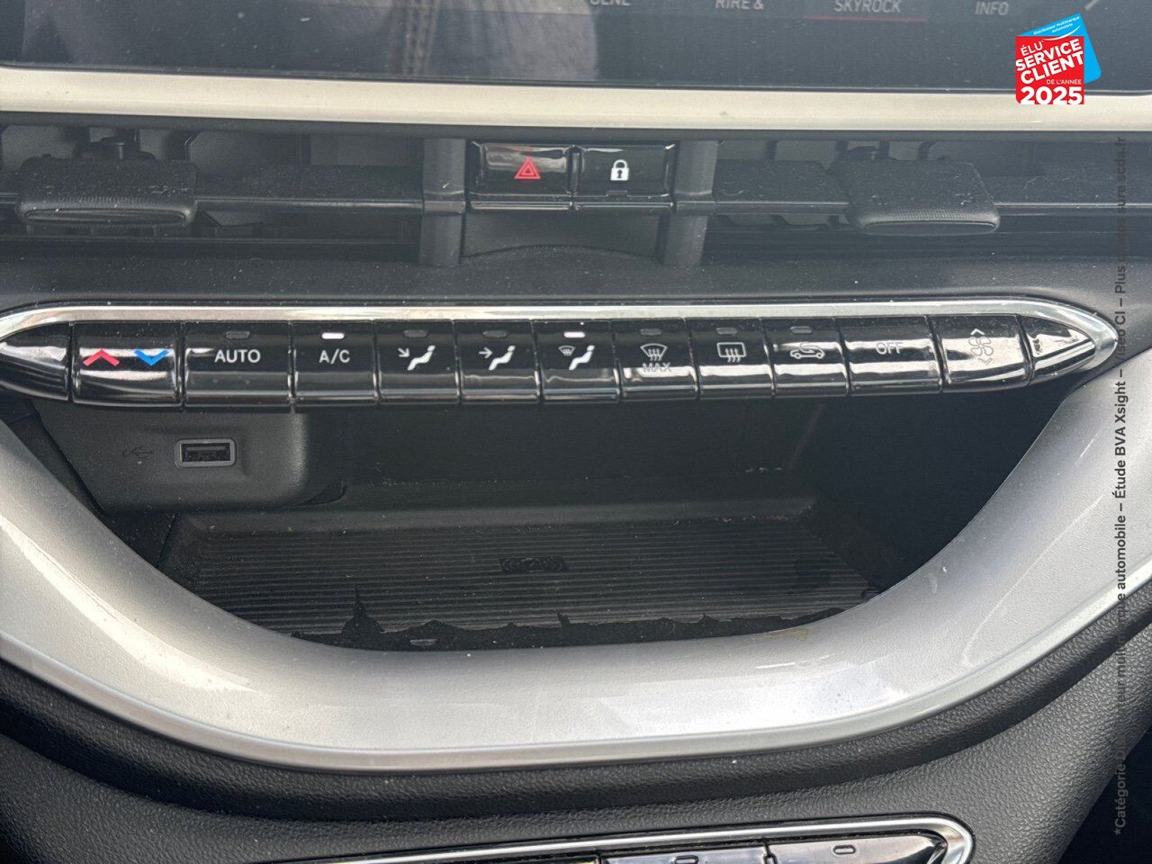 Véhicule d'occasion FIAT 500 3+1 E 118CH ICONE PLUS PACK MAGIC EYE chez Dacia Belfort