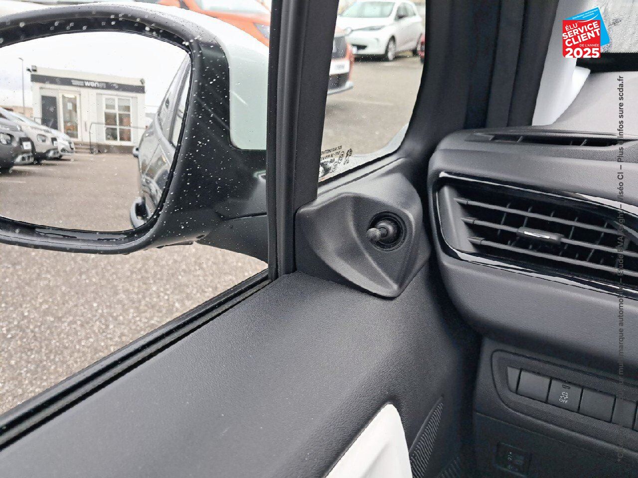 Véhicule d'occasion PEUGEOT 208 1.2 PURETECH 68CH E6.C LIKE 5P chez Opel Verdun