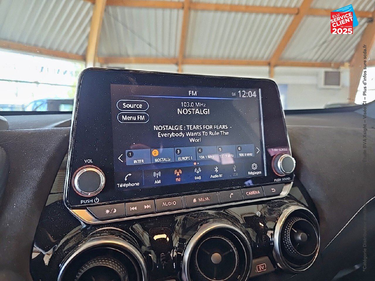 Véhicule d'occasion NISSAN JUKE 1.6 HYBRID 143CH N-DESIGN 2023.5 SIEGES CHAUF/CUIR CAMERA BOSE chez Nissan Juke occasion