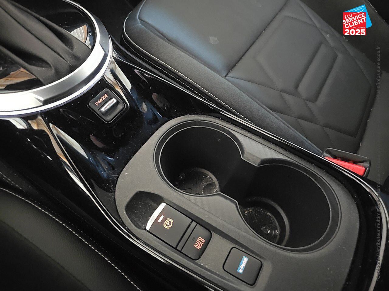 Véhicule d'occasion NISSAN JUKE 1.6 HYBRID 143CH N-DESIGN 2023.5 SIEGES CHAUF/CUIR CAMERA BOSE chez Nissan Juke occasion