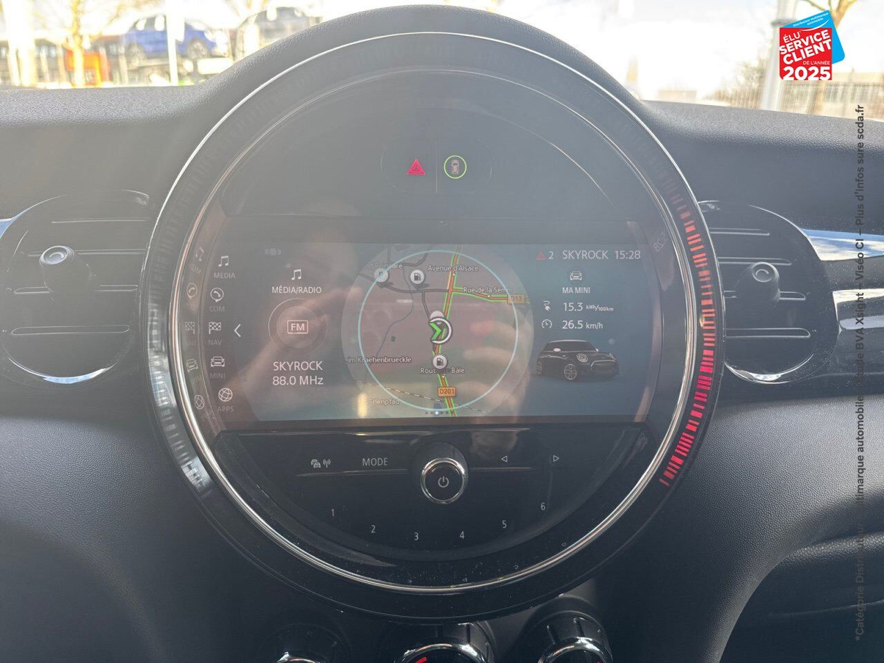 Véhicule d'occasion MINI MINI COOPER SE 184CH EDITION PREMIUM BVA 5CV SIEGES CHAUF GPS CAMERA chez BMW Pontarlier