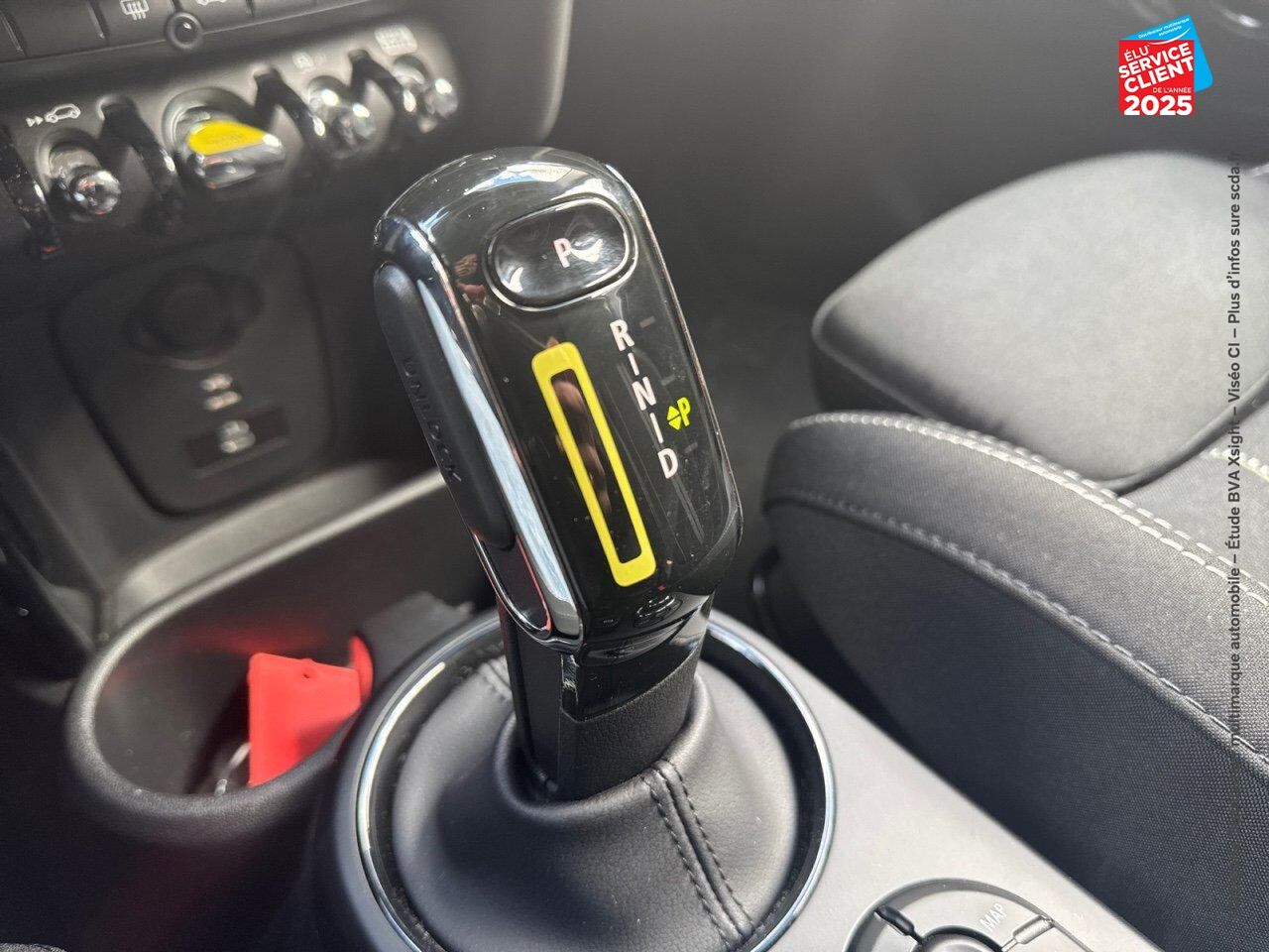 Véhicule d'occasion MINI MINI COOPER SE 184CH EDITION PREMIUM BVA 5CV SIEGES CHAUF GPS CAMERA chez BMW Pontarlier