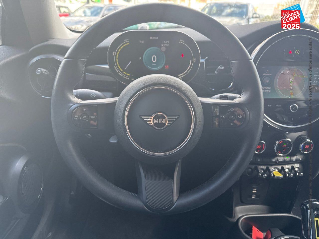 Véhicule d'occasion MINI MINI COOPER SE 184CH EDITION PREMIUM BVA 5CV SIEGES CHAUF GPS CAMERA chez BMW Pontarlier