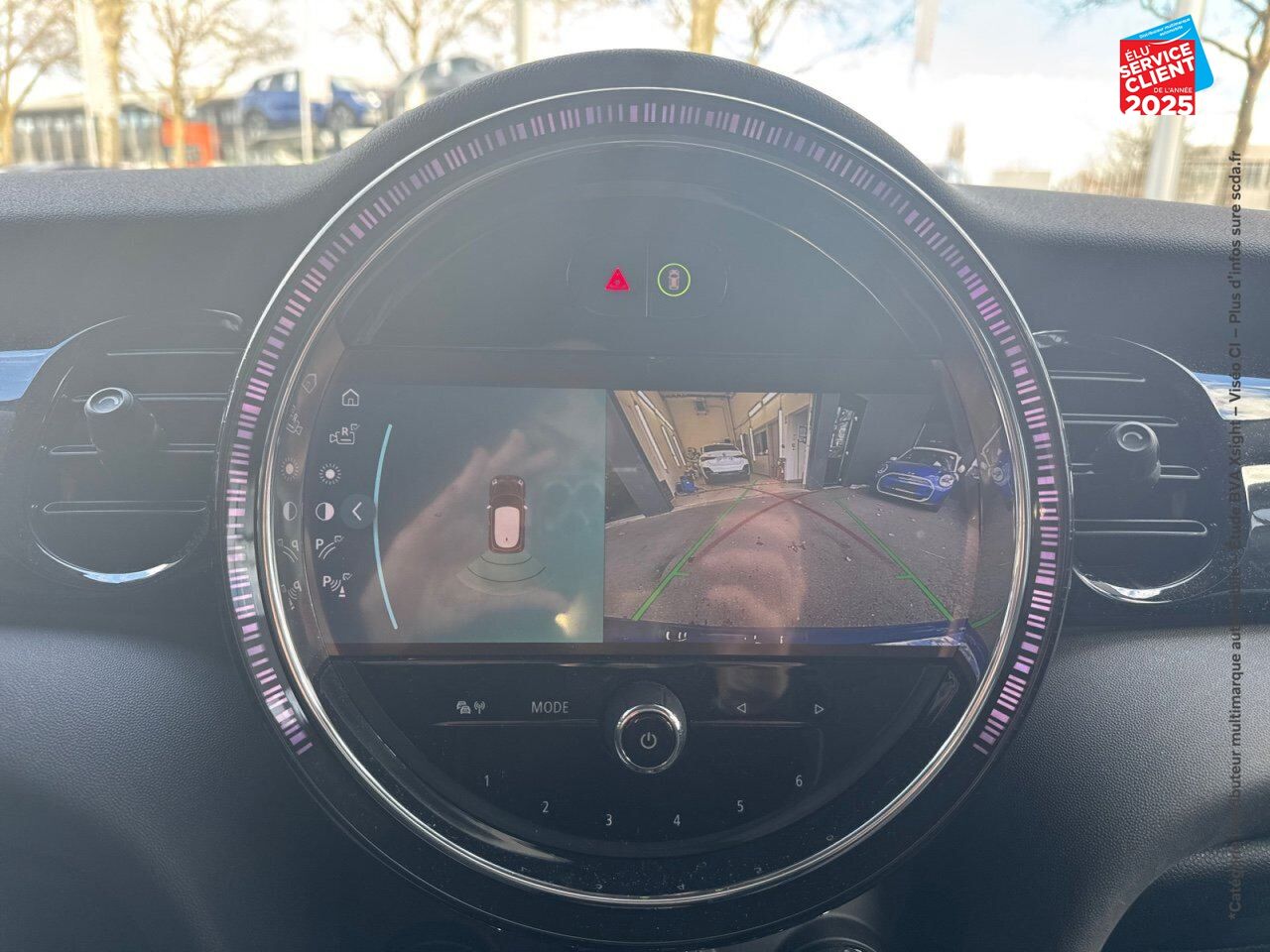 Véhicule d'occasion MINI MINI COOPER SE 184CH EDITION PREMIUM BVA 5CV SIEGES CHAUF GPS CAMERA chez BMW Pontarlier