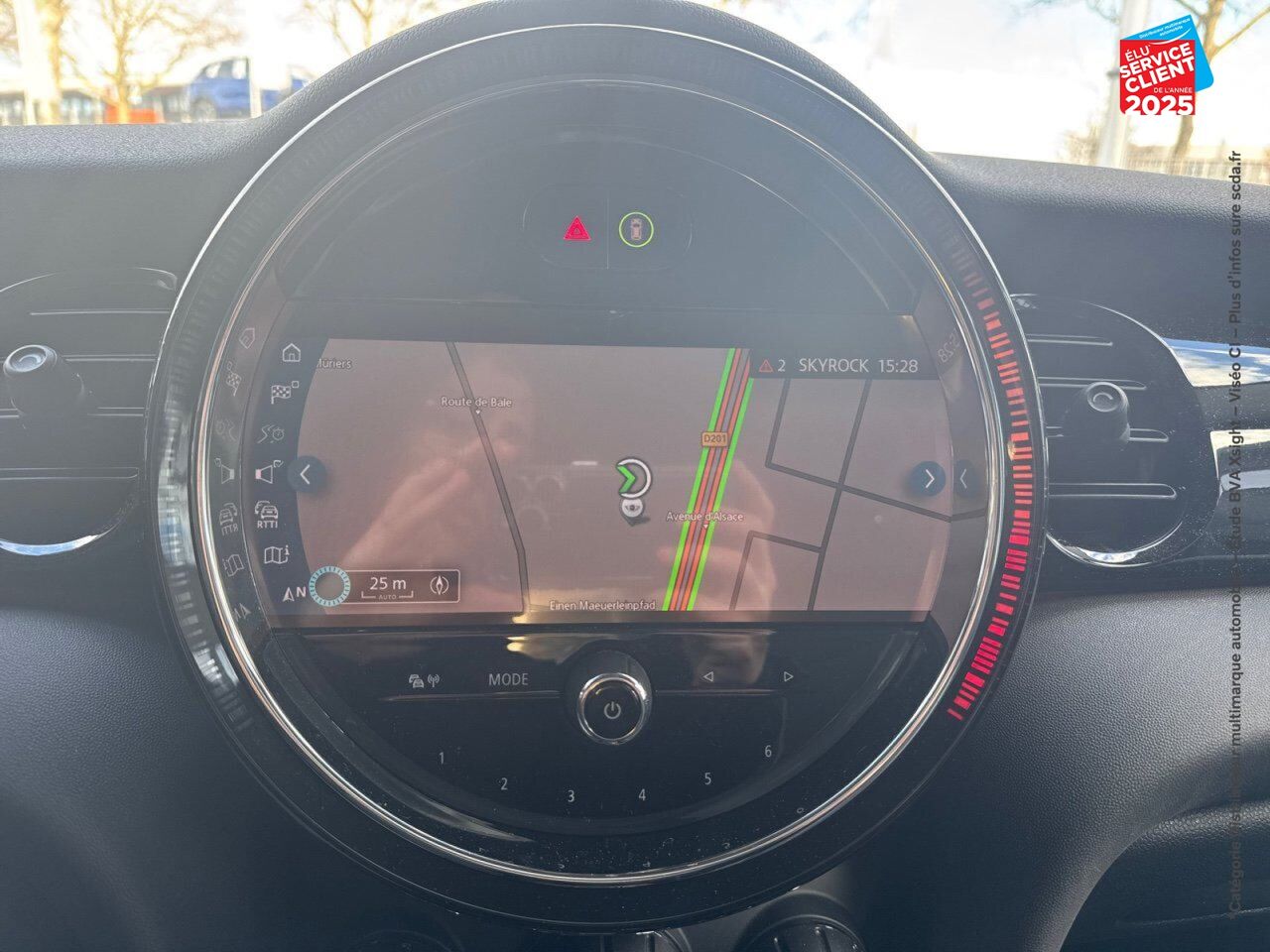 Véhicule d'occasion MINI MINI COOPER SE 184CH EDITION PREMIUM BVA 5CV SIEGES CHAUF GPS CAMERA chez BMW Pontarlier