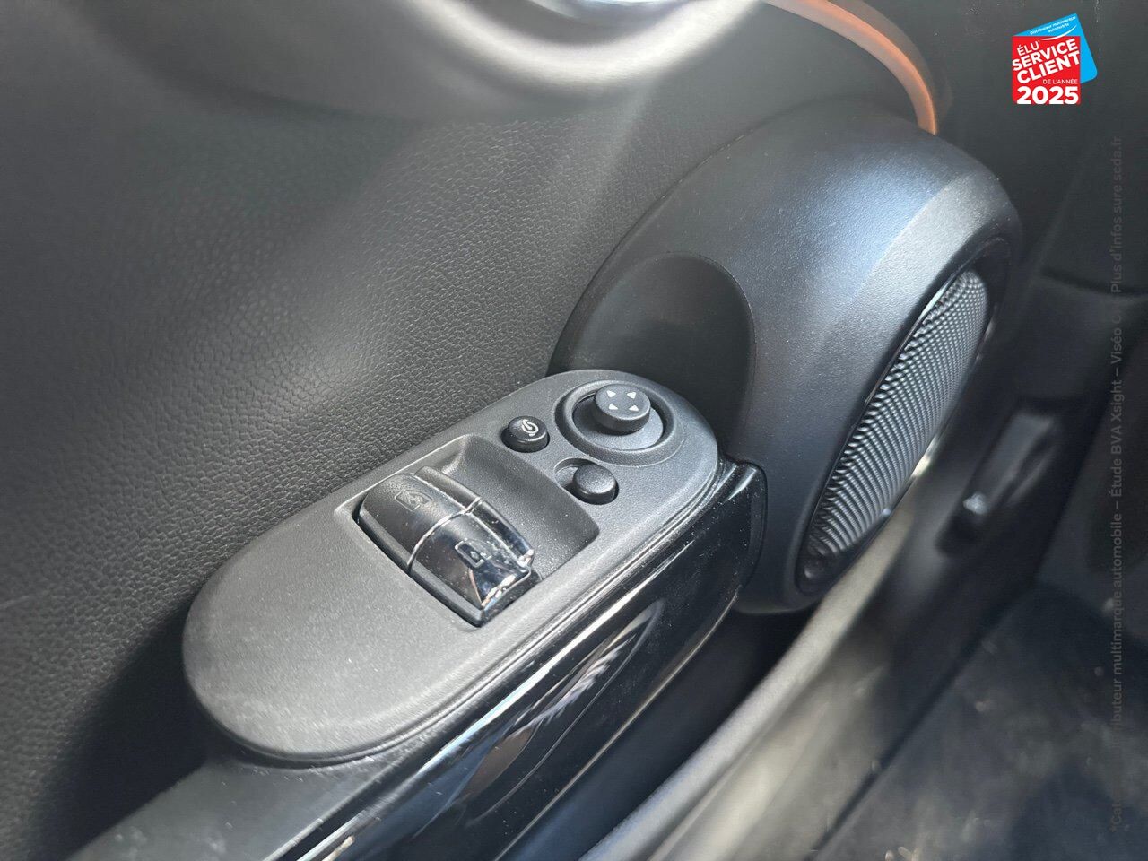 Véhicule d'occasion MINI MINI COOPER SE 184CH EDITION PREMIUM BVA 5CV SIEGES CHAUF GPS CAMERA chez BMW Pontarlier