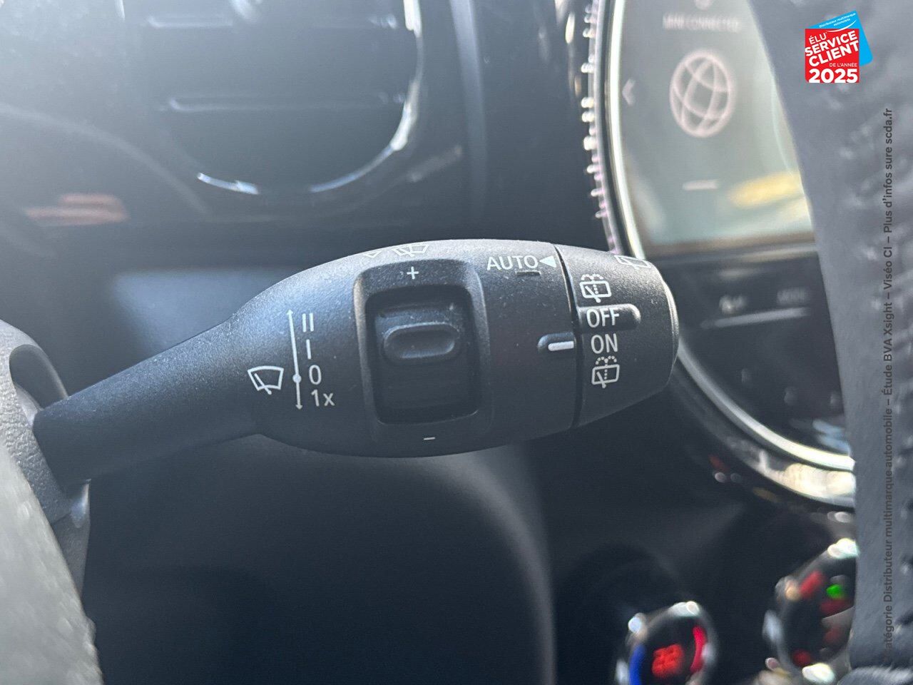 Véhicule d'occasion MINI MINI COOPER SE 184CH EDITION PREMIUM BVA 5CV SIEGES CHAUF GPS CAMERA chez BMW Pontarlier